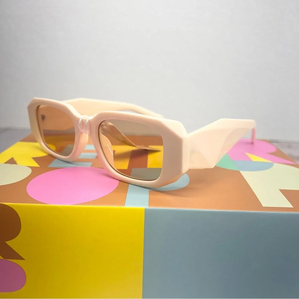 Oversized Square Cream Sunglasses UV400 Retro Fashion Thick‎ Frame Women